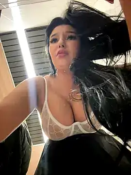 Tisha_Busty